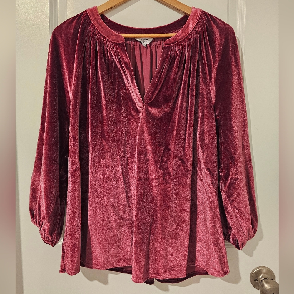 Crown & Ivy, Velvet Top, Size XL